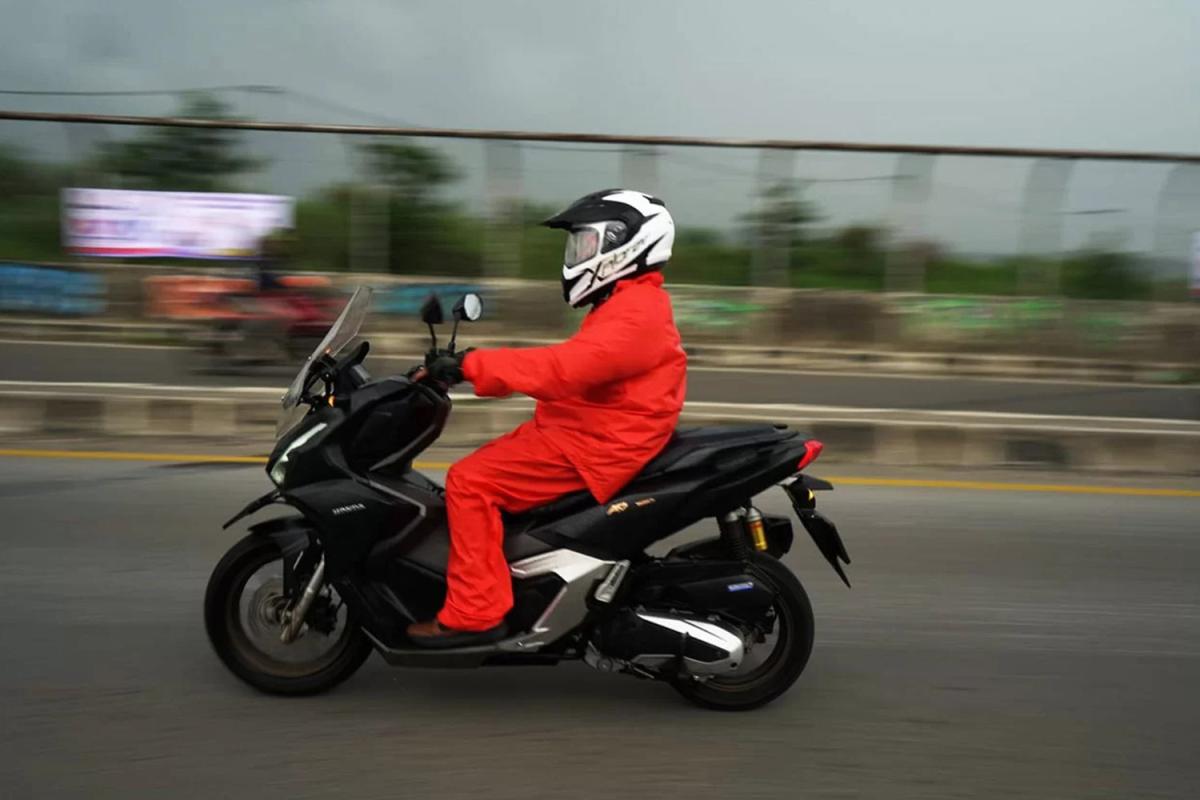 WMS Ingaktan Pengendara Motor Siapkan 5 Hal Penting Ini Saat Musim Hujan