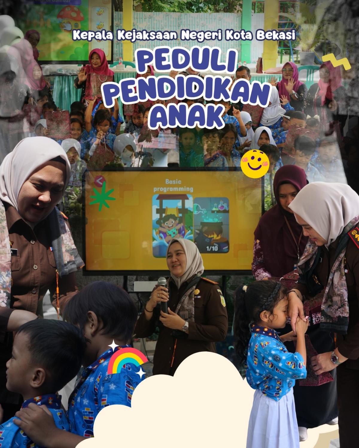 Kajari Kota Bekasi meninjau langsung proses penyaluran dan penggunaan Interactive Flat Panel (IFP) pemberian Presiden RI Prabowo Subianto