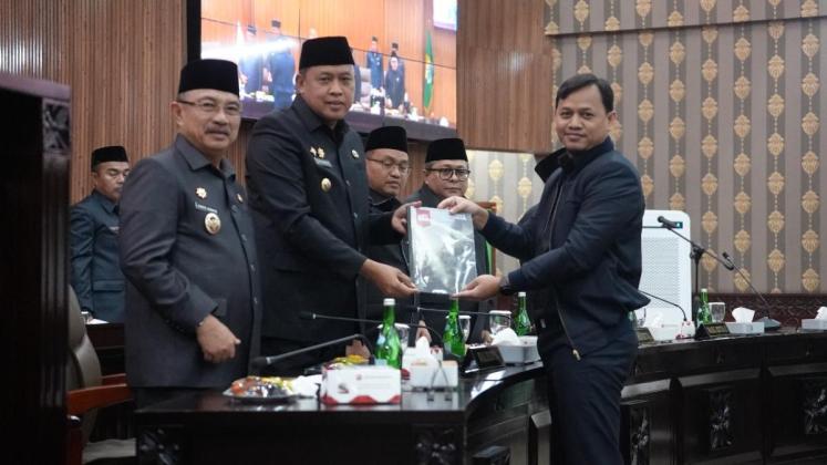 Paripurna KUA-PPAS 2026, Ketua Komisi II DPRD Bekasi: Pemkot Harus Perhatikan Keadilan Warga Bantar Gebang