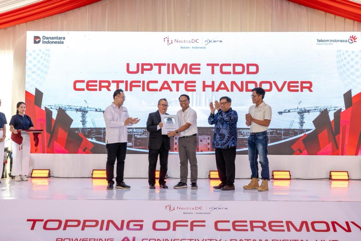 HDC NeutraDC-Nxera Batam Raih Sertifikasi Tier-3, Telkom Jamin Keamanan Data dan Keandalan Sistem
