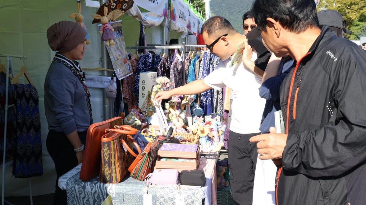 UMKM Binaan PLN UID Jakarta Raya Goes to Korea Selatan : Produk Lokal Tembus Pasar Internasional