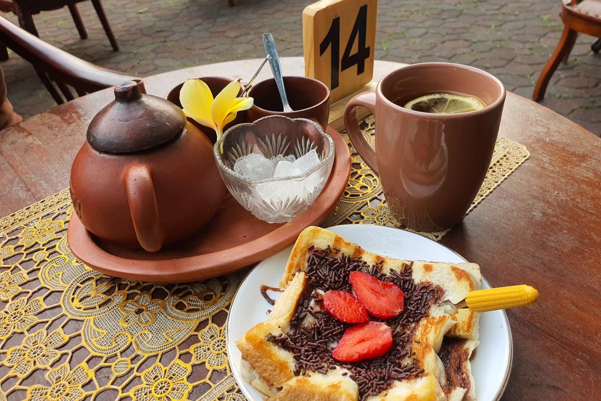 Kuliner Raja di Balik Tembok Kraton Kacirebonan 