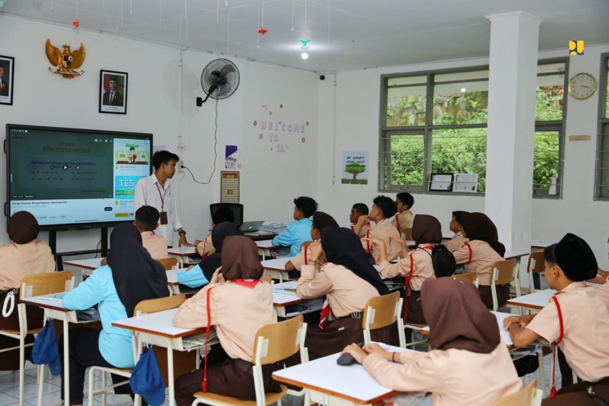 Harapan Baru di Bangku Sekolah Rakyat