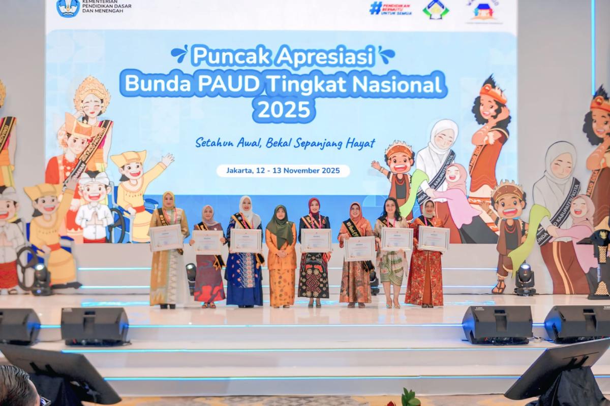 Tinawati Andra Soni Diganjar Penghargaan Kemendikdasmen atas Dedikasi Membangun PAUD