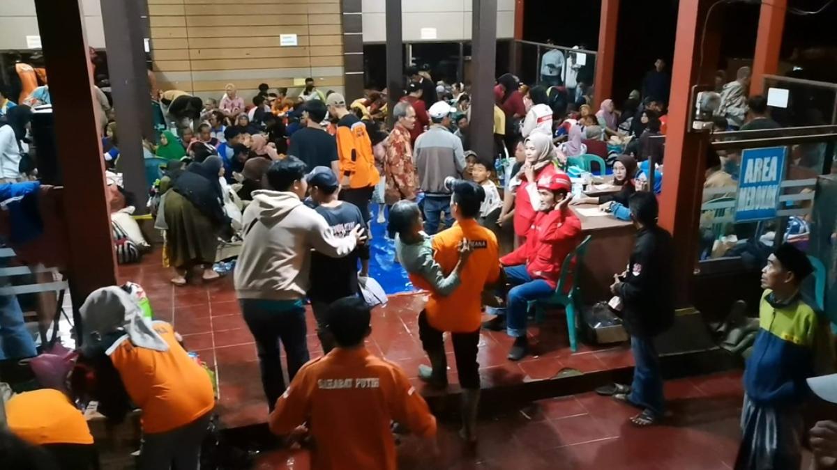 Ngeri! Longsor Banjarnegara Timpa Puluhan Rumah di Pandanarum, Ratusan Warga Ngungsi!