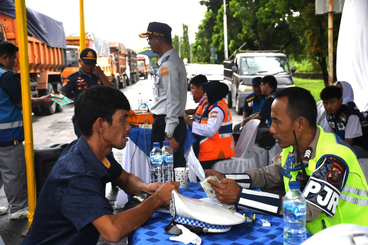 Jasa Marga Gelar Operasi Penertiban Kendaraan ODOL di Ruas Tol Belmera