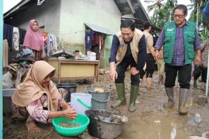 Direksi BTN dan BSN Menyapa Langsung Korban Terdampak Banjir di Aceh 134326