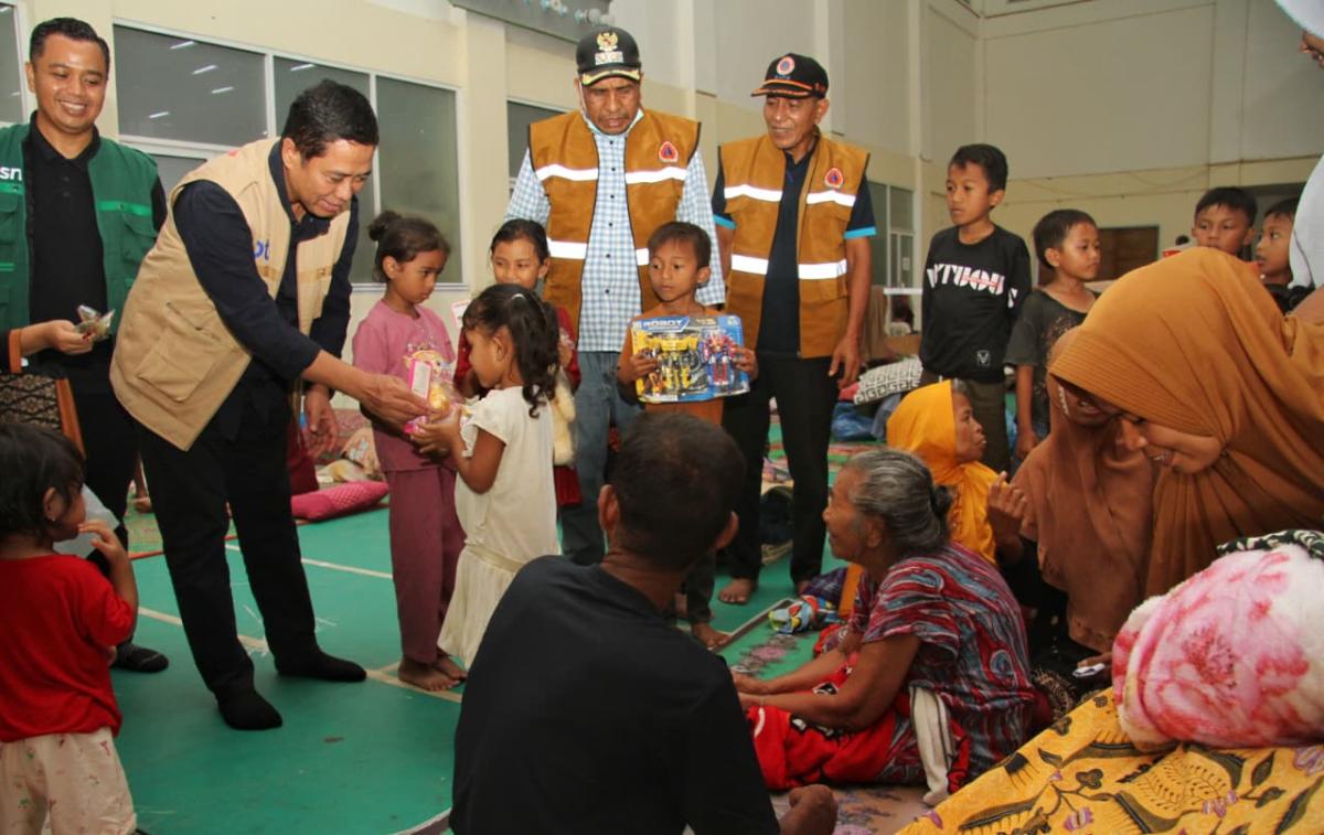 Direksi BTN dan BSN Menyapa Langsung Korban Terdampak Banjir di Aceh 134510