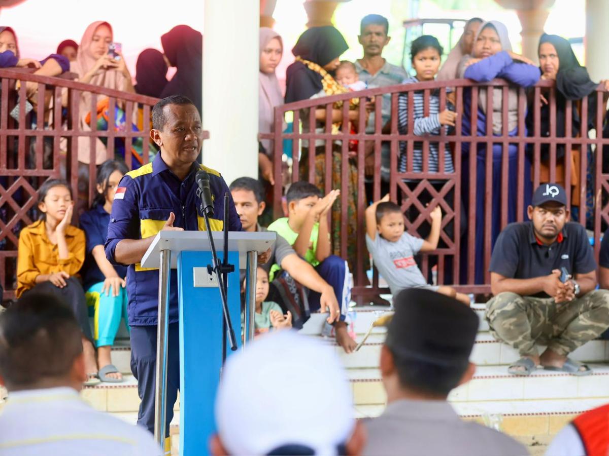 Menteri ESDM Tinjau Posko Bencana di Aceh, Pastikan Bantuan dan Dukungan PLN Berjalan Optimal