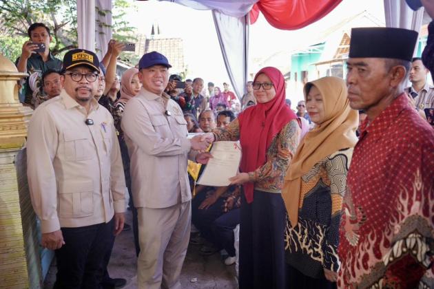Menteri Nusron Serahkan 546 Sertipikat Hasil Konsolidasi Tanah di Jawa Tengah, Permukiman Warga Makin Bernilai dan Terjamin