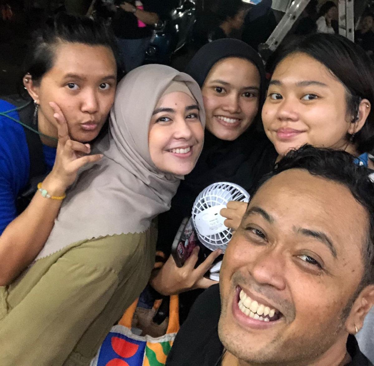 Urus Artis, Kini Mengabdi ke Masyarakat