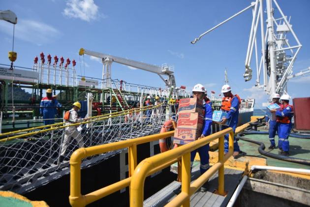 Non Stop, Kapal Tanker Pertamina Antarkan Energi dan Harapan ke Sumatra!