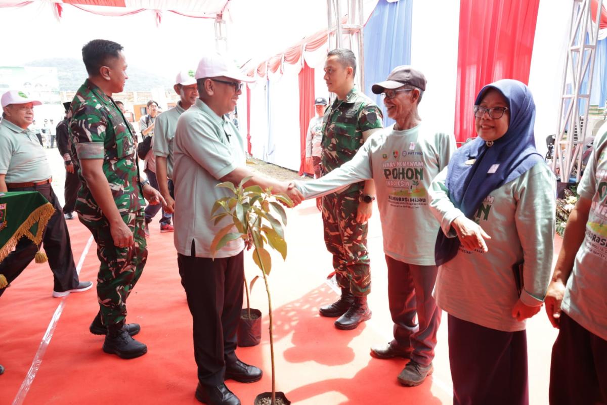 Pemprov Banten Perkuat Gerakan Pelestarian Lingkungan Melalui 'Bang Kaliandra' pada Peringatan HMPI–BMN 2025