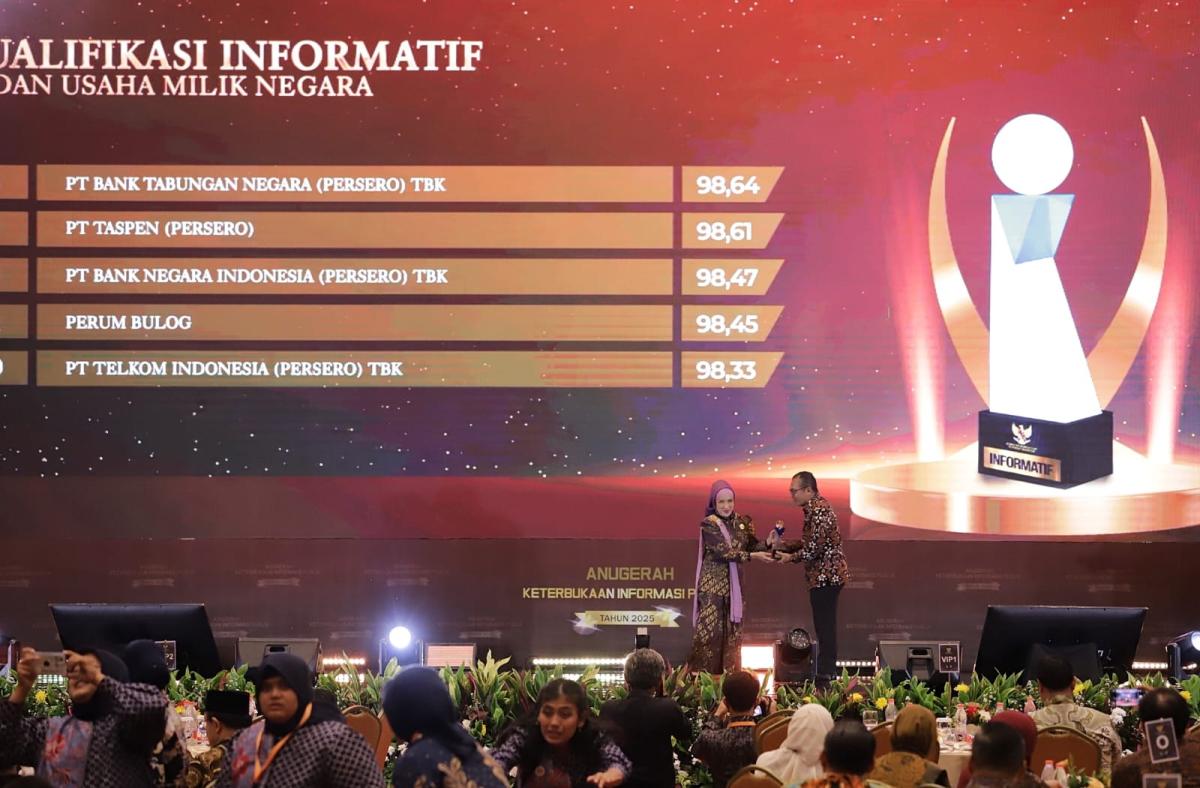 BTN Raih Predikat BUMN Paling Informatif 2025, Eko Waluyo Terima Penghargaan dari KIP RI