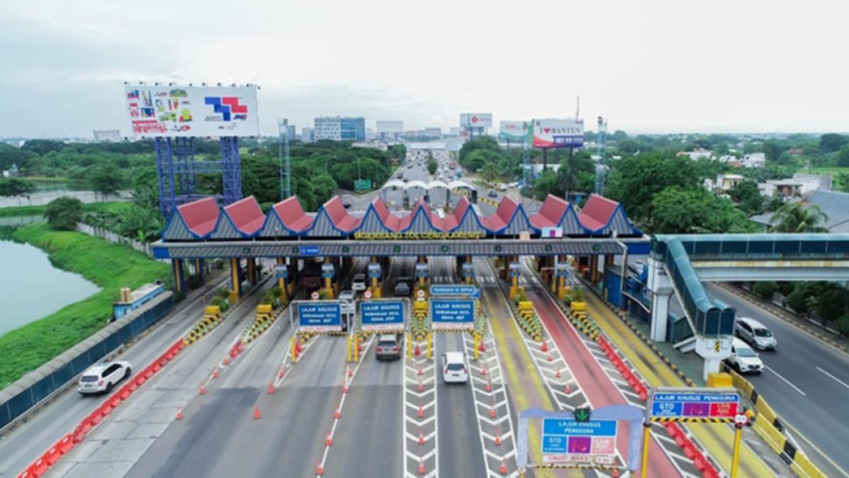 Arus Mudik Nataru 2025 Meledak! H-7 Natal, Ratusan Ribu Kendaraan Mulai Serbu Jawa Barat
