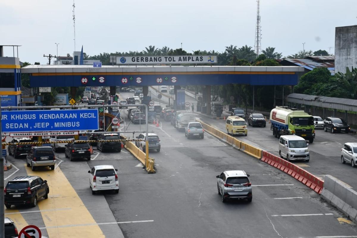 Lalin Luar Jawa Meledak! H-7 Nataru, Ruas Tol Manado-Bitung Melonjak 34 Persen