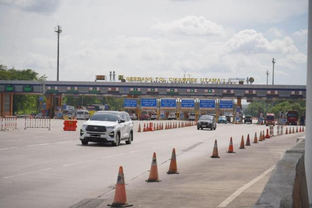 Arus Mudik Meledak! Volume Kendaraan di Tol Trans Jawa Naik Tajam Jelang Libur Nataru