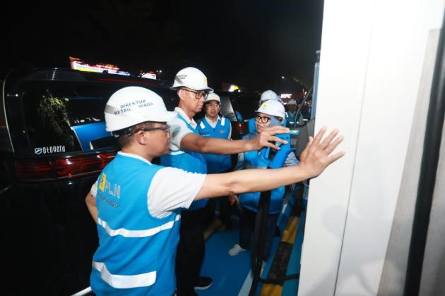 Antisipasi Lonjakan EV selama Periode Nataru, Dirut PLN Tinjau Langsung Kesiagaan SPKLU di Berbagai Titik Krusial
