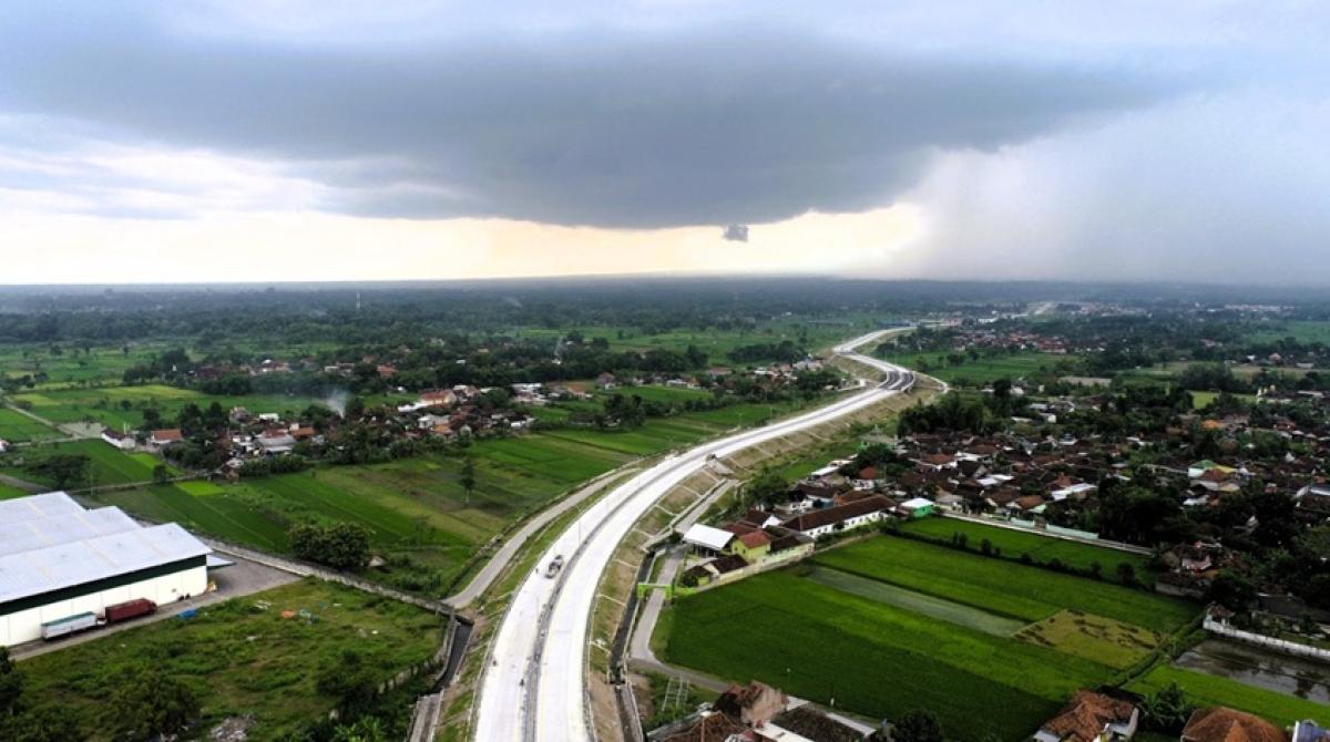 Lalu Lintas Tol Regional Nusantara Meledak 1,6 Juta Kendaraan: Solo-Yogya Jadi Primadona Baru, Awas Terjebak Antrean!