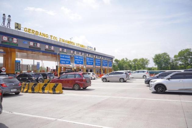 Rekor Pecah! Volume Kendaraan di Tol Trans Jawa Melejit 98 Persen Saat Natal, Jangan Sampai Anda Terjebak Macet!