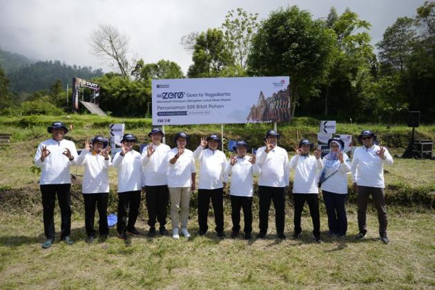 GoZero% Goes to Yogyakarta: Telkom Hijaukan Lahan Lewat Aksi Penanaman Pohon