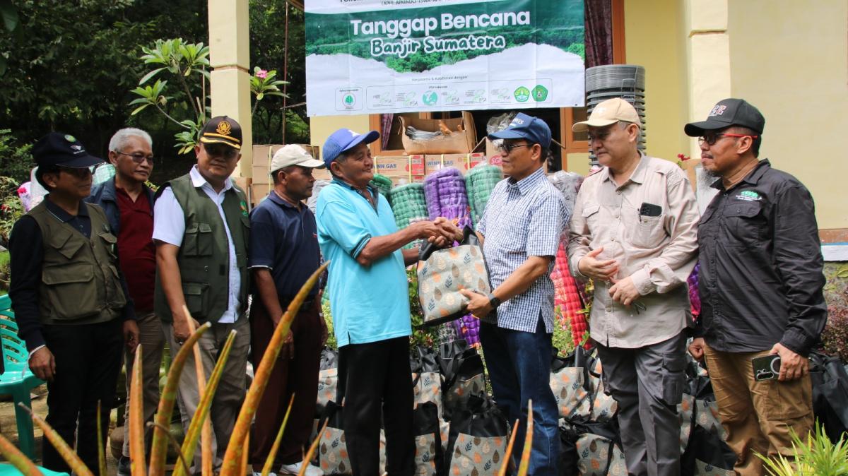 Kontribusi Forum Komunikasi Masyarakat Perhutanan Indonesia di Batu Busuk Sumatera Barat