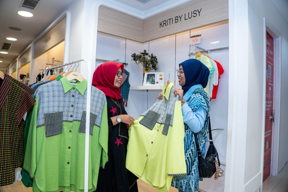 Melalui Tenun Modern dan Pameran BRI, Kriti by Lusy Jajaki Potensi Wastra Nusantara di Pasar Mancanegara