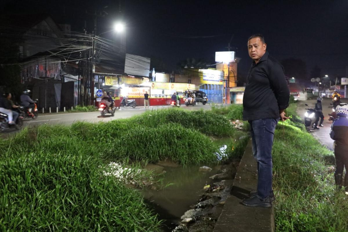 Pantau Danau Duta Harapan Malam Hari, Wali Kota Bekasi akan Tambah Penerangan