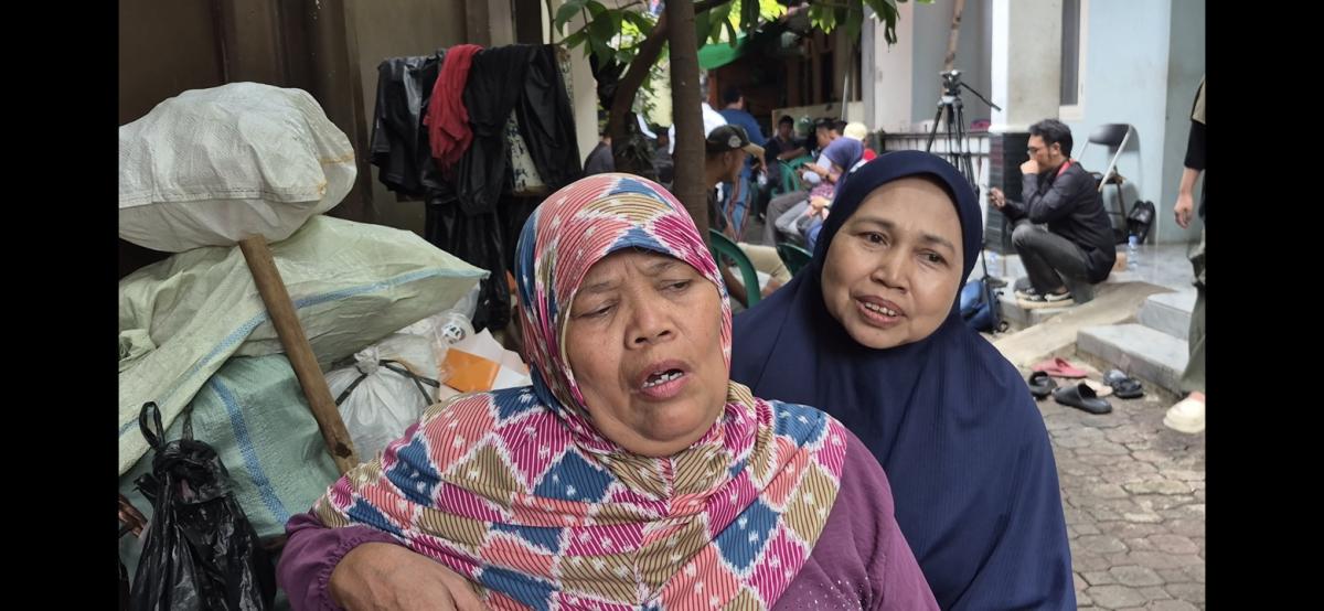 Isak Tangis di Rumah Korban Pesawat ATR 42-500, Tetangga Kenang Sosok Deden Maulana: 'Baru Kamis Kemarin Sapa Saya'
