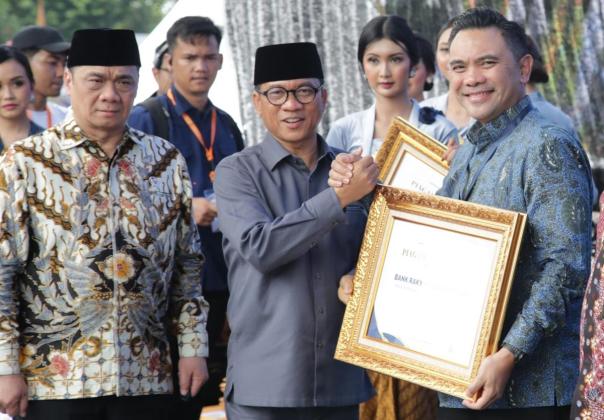 Konsisten Dorong Kemajuan Ekonomi Desa, BRI Raih Penghargaan pada Puncak Hari Desa Nasional 2026
