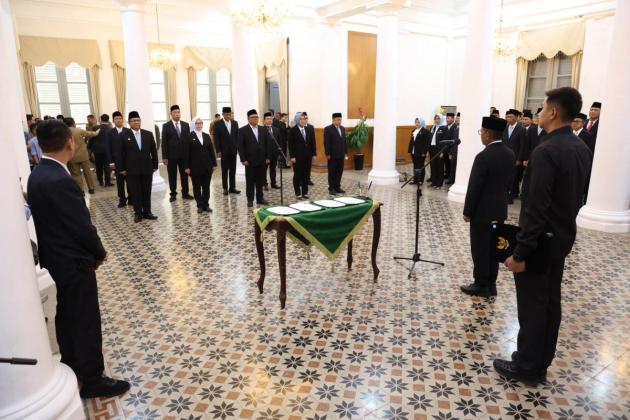Lantik 10 Pejabat Pemprov Banten, Gubernur Andra Soni Terapkan Manajemen Talenta Berbasis Kinerja