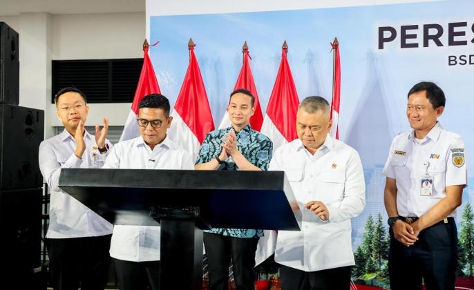Resmikan Stasiun Jatake, Andra Soni Tekankan Peran Kereta Api bagi Pertumbuhan Wilayah