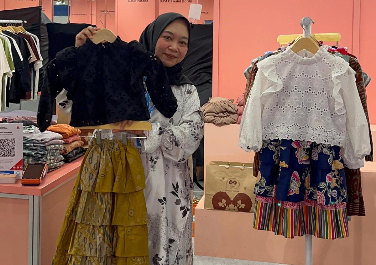 Didukung BRI dan LinkUMKM, Kenes Lalita Berhasil Kembangkan Bisnis Busana Anak Wastra Khas Jepara