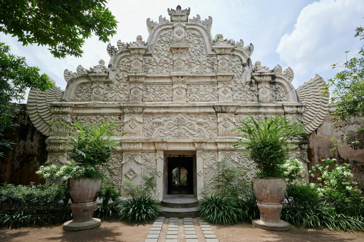 Taman Sari, Ketika Arsitektur Menyimpan Rahasia...