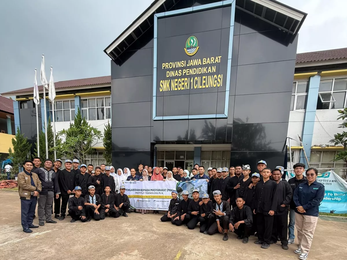 Tekan Angka Kecelakaan Kerja Kelistrikan, Tim PKM ITPLN Bekali K3 untuk Siswa SMK