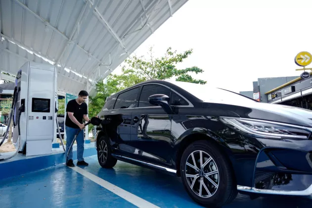 Permudah Mobilitas Kendaraan Listrik, PLN Operasikan 4.655 SPKLU Sepanjang 2025