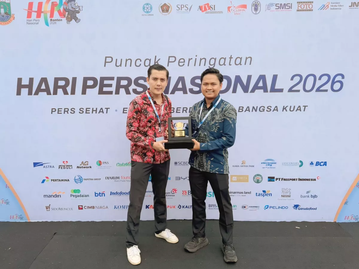 Iwakum Terima Penghargaan pada Peringatan Hari Pers Nasional 2026