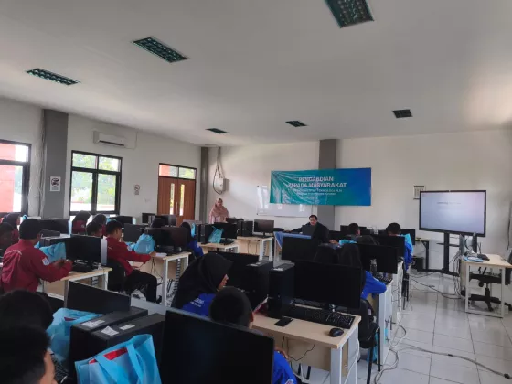 Dosen ITPLN Latih Siswa SMKN 6 Tangsel Deteksi Kebakaran dengan Arduino