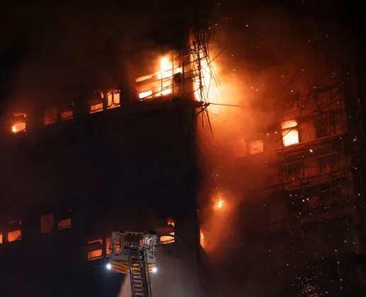 Tragedi Berdarah di Spanyol! Lima Remaja Tewas Terjebak Kebakaran Gudang Apartemen