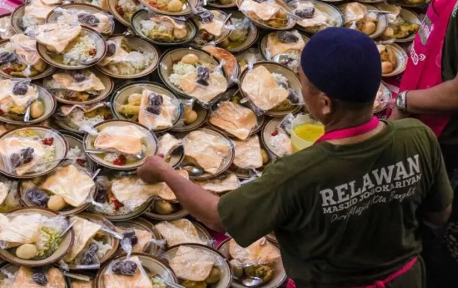 Porsi Ditambah, Masjid Jogokariyan Siapkan Buka Puasa Gratis 3.800 Setiap Hari Selama Ramadan 2026