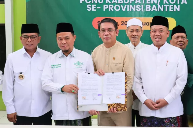Serahkan 13 Sertipikat di Banten, Menteri ATR/Kepala BPN Ajak Organisasi Keagamaan 'Keroyok' Percepatan Sertipikasi Tanah Wakaf
