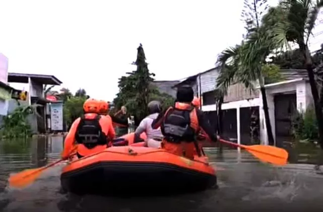 Bali Dikepung Banjir Setinggi Dada, Tim SAR Terjang Cuaca Ekstrem Evakuasi Warga Sanur hingga Kuta