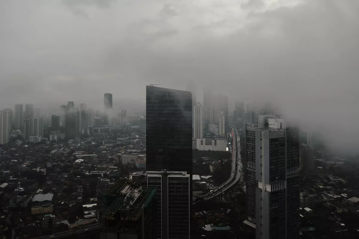 Jakarta Dominan Berawan Tebal Pagi Ini, Siang Hari Sejumlah Wilayah Bakal Basah Diguyur Hujan
