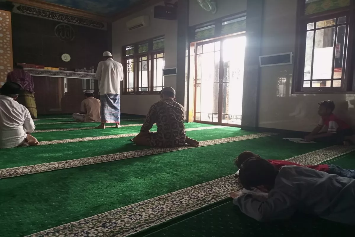Antara Ngabuburit dan Berburu Takjil: Merawat Waktu, Menghangatkan Kebersamaan