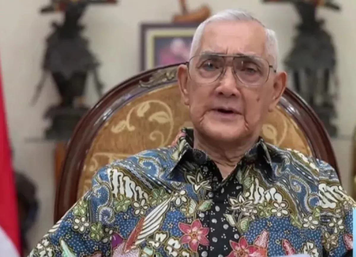 KISAH Try Sutrisno: Sang Jenderal Penjual Koran yang Kini Berpulang ke Pangkuan Ibu Pertiwi