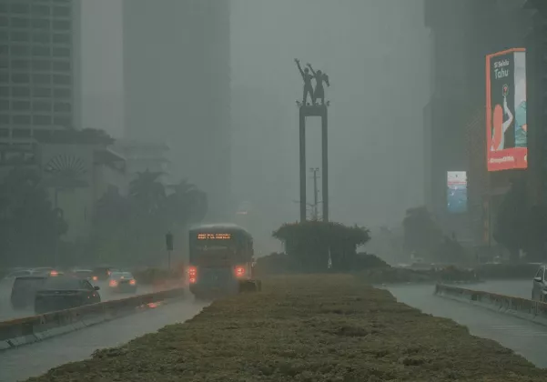 Waspada Hujan Guyur Jakarta Siang Nanti, Cek Prediksi Cuaca BMKG Senin 2 Maret 2026
