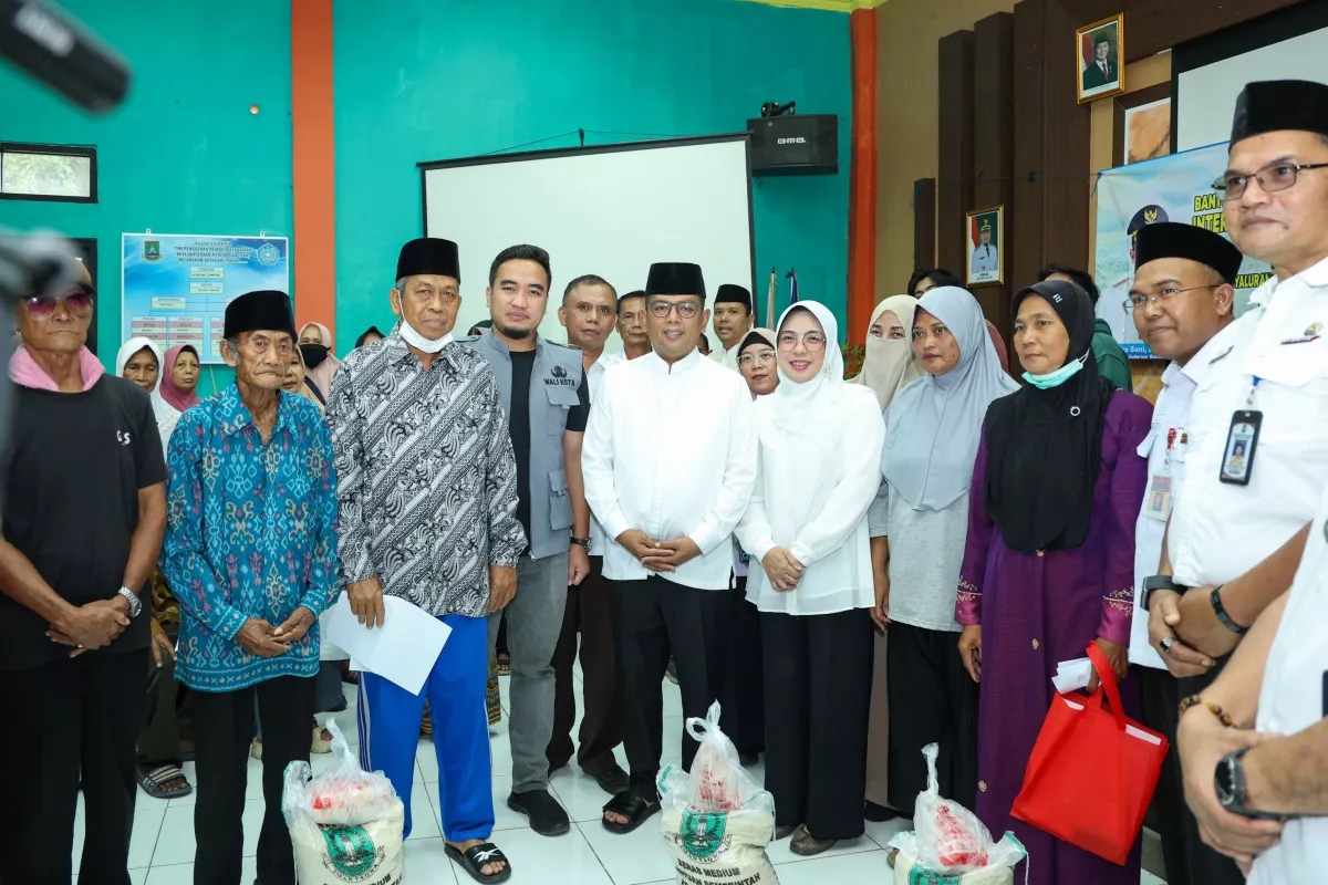 Intervensi Kerentanan Pangan, Gubernur Banten Andra Soni Salurkan 59 Ton Beras