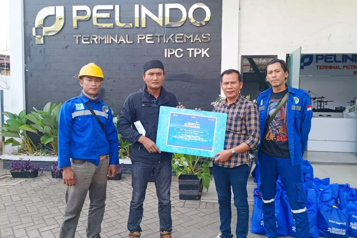 Ramadan Jadi Momentum Berbagi, IPC TPK Salurkan 1.730 Paket Sembako