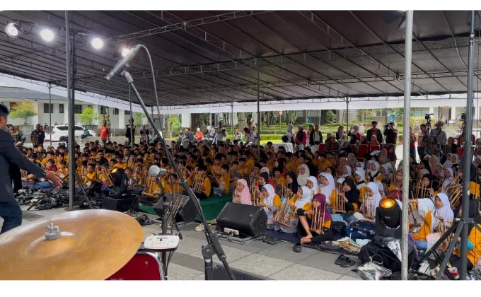 500 Anak Yatim dan Dhuafa Bandung Raya Bahagia Ngabuburit Edukatif di Museum Geologi dan Balai Kota