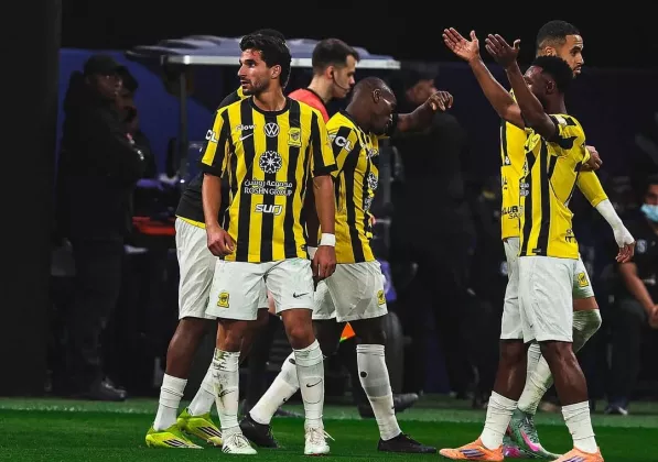 Analisis dan Prediksi Skor Al Riyadh vs Al Ittihad: Tuan Rumah Tertekan, Tamu Lebih Diunggulkan!